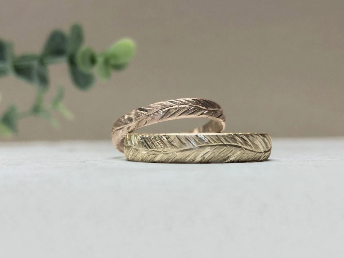 Ringe mit Federmuster in Rotgold Rosegold im Schwungfedermuster
